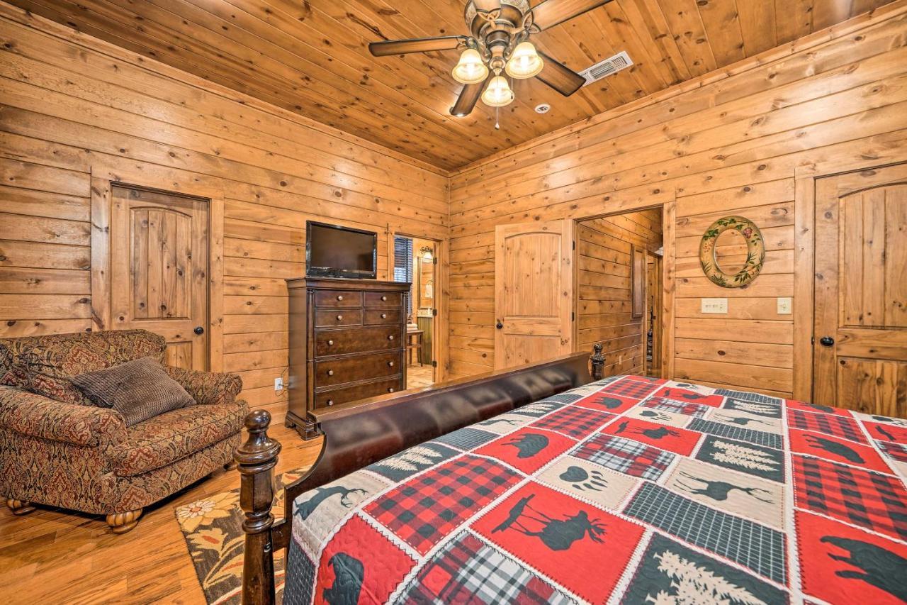 Broken Bow Cabin With Deck, Hot Tub And Fire Pit! Exteriör bild